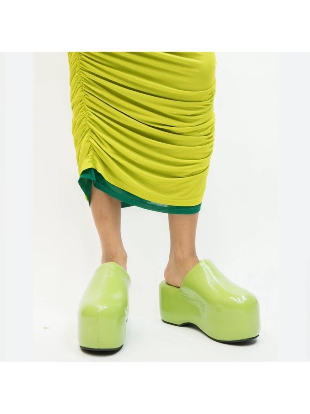 Simon Miller Platform Bubble Clogs in Kiwi Green Size 36 or US Size 6 $609 - Picture 3 of 11